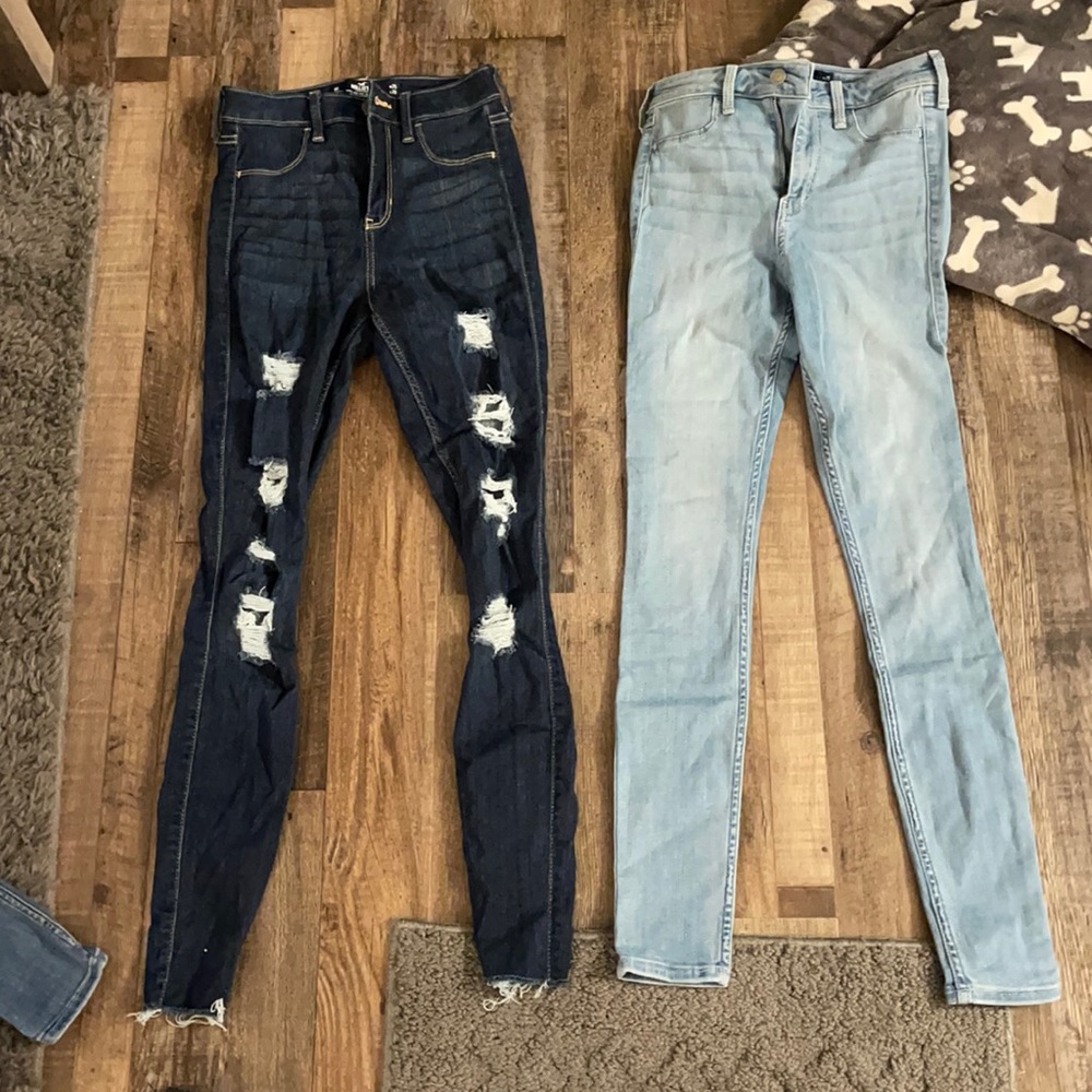 *BOTH PAIRS* Hollister jeans ; size: both 1 ; condition; both *NEW*